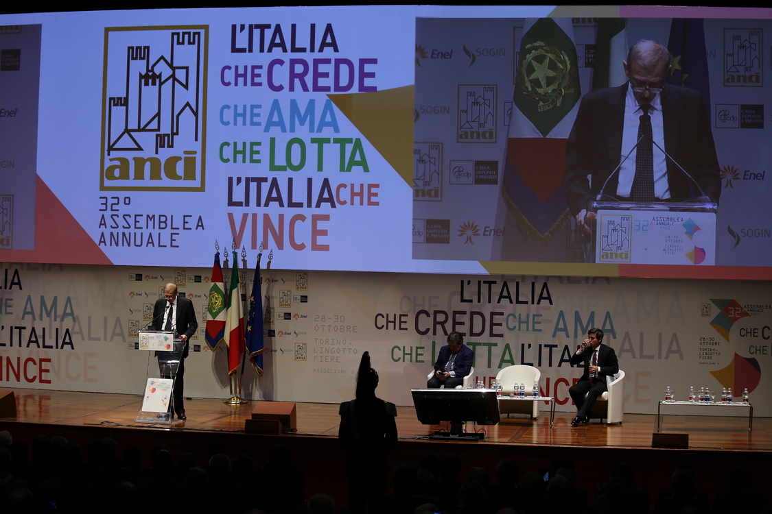 ANCI2015_099.JPG - Piero Fassino (Sindaco di Torino, Presidente ANCI)  Conclude la 32.ma Assemblea Nazionale ANCI a Torino Lingotto Fiere