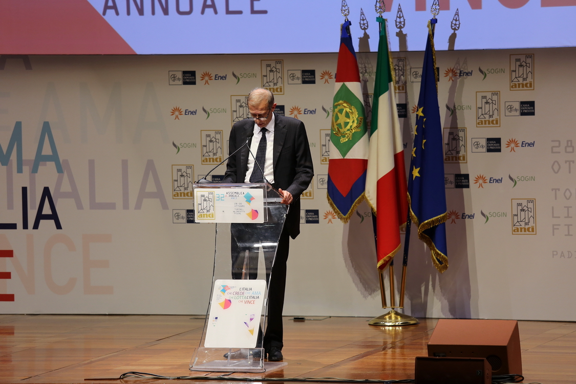 ANCI2015_103.JPG - Piero Fassino (Sindaco di Torino, Presidente ANCI)  Conclude la 32.ma Assemblea Nazionale ANCI a Torino Lingotto Fiere