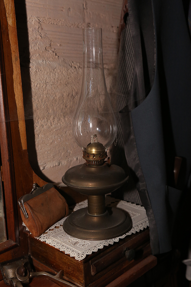 MuseoMemoria_070.jpg - LUM A PETROLIU Lume a petrolio