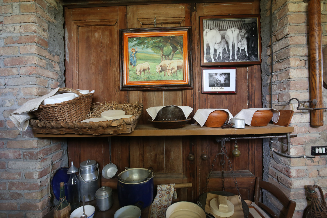 MuseoMemoria_167.jpg - TUT PER FE' ER FURMAGE Tutto l'occorrente per fare il formaggio