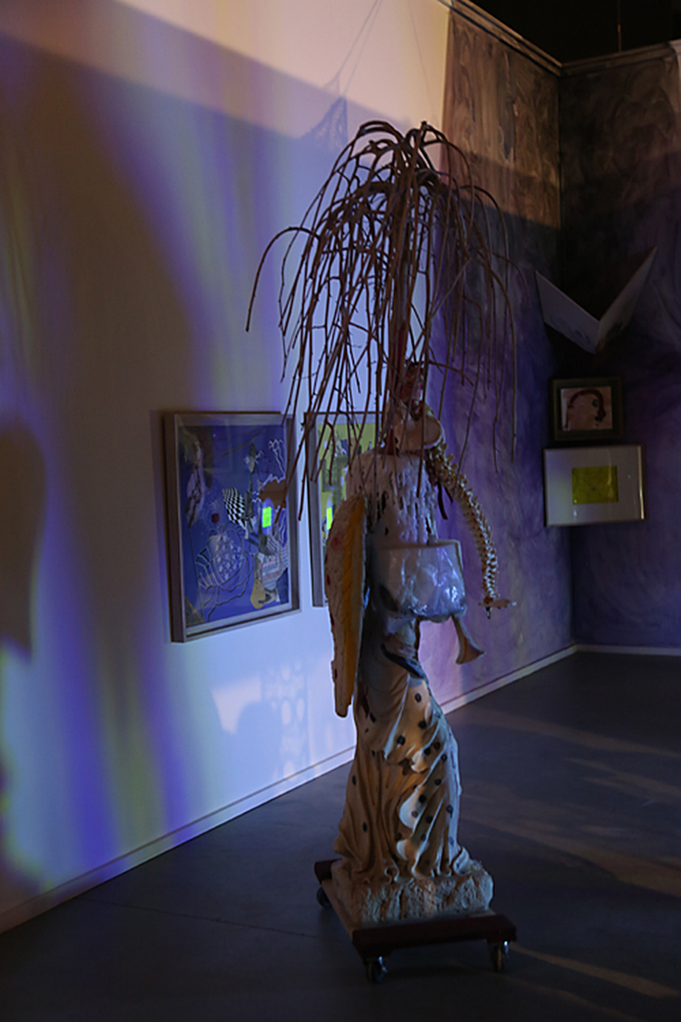 ForgiveMeDistantWarsForBringingFlowersHome_031.jpg