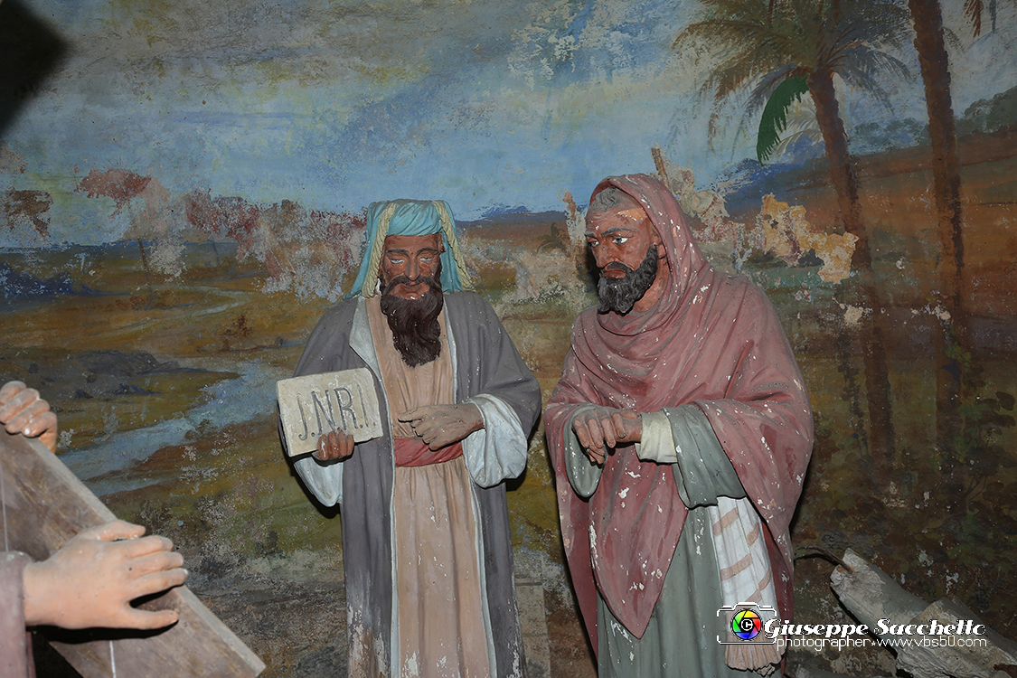 VBS_7074.JPG - Cappella 2  Gesù condannato a morte  Risale al secondo decennio del XVIII secolo. 