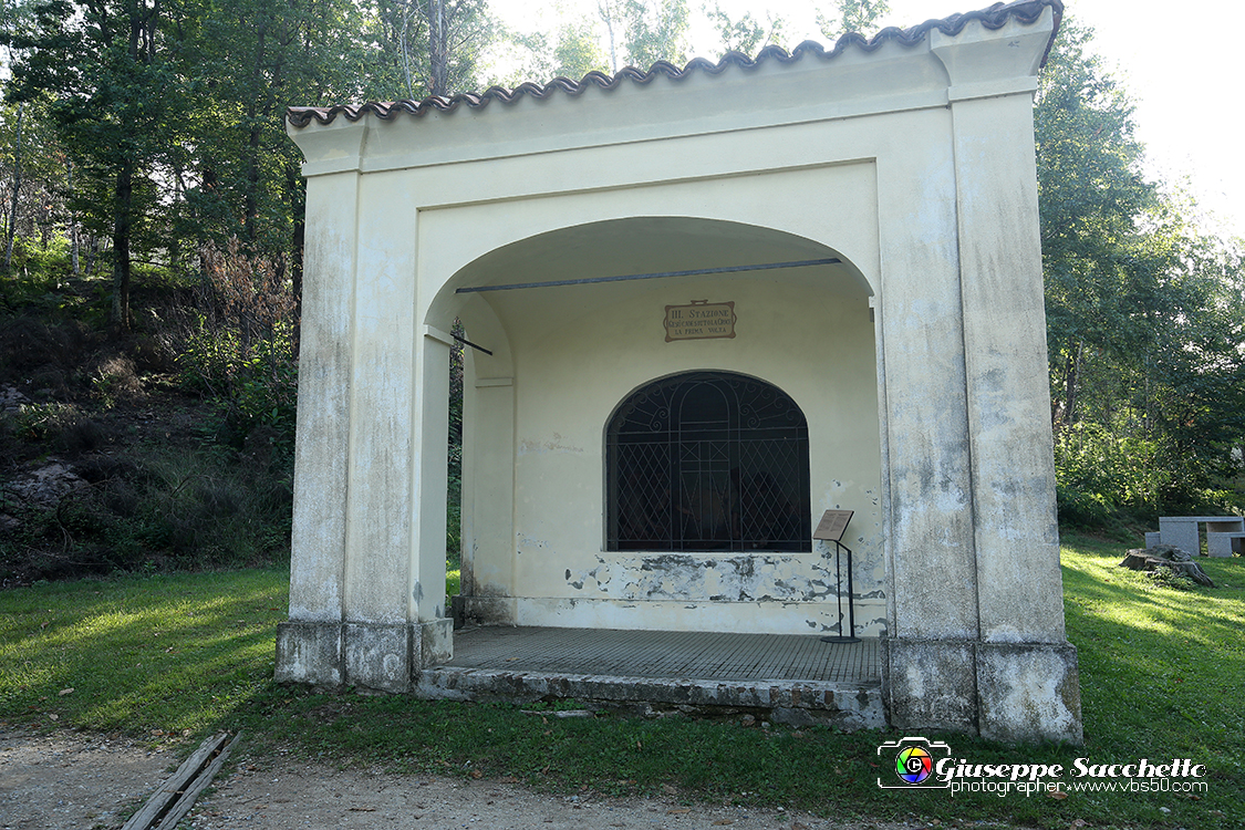 VBS_7095.JPG - Cappella 3 -  Prima caduta