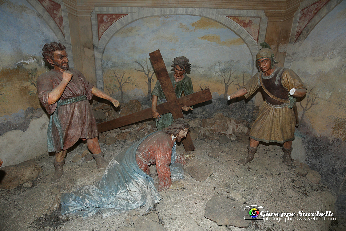 VBS_7113.JPG - Cappella 3 Prima caduta  Risale al secondo decennio del XVIII secolo.