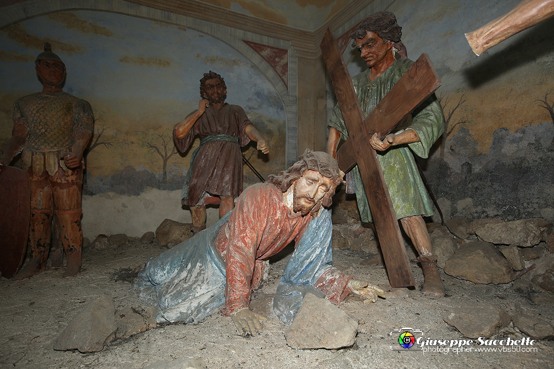 VBS_7124.JPG - Cappella 3 Prima caduta  Risale al secondo decennio del XVIII secolo.