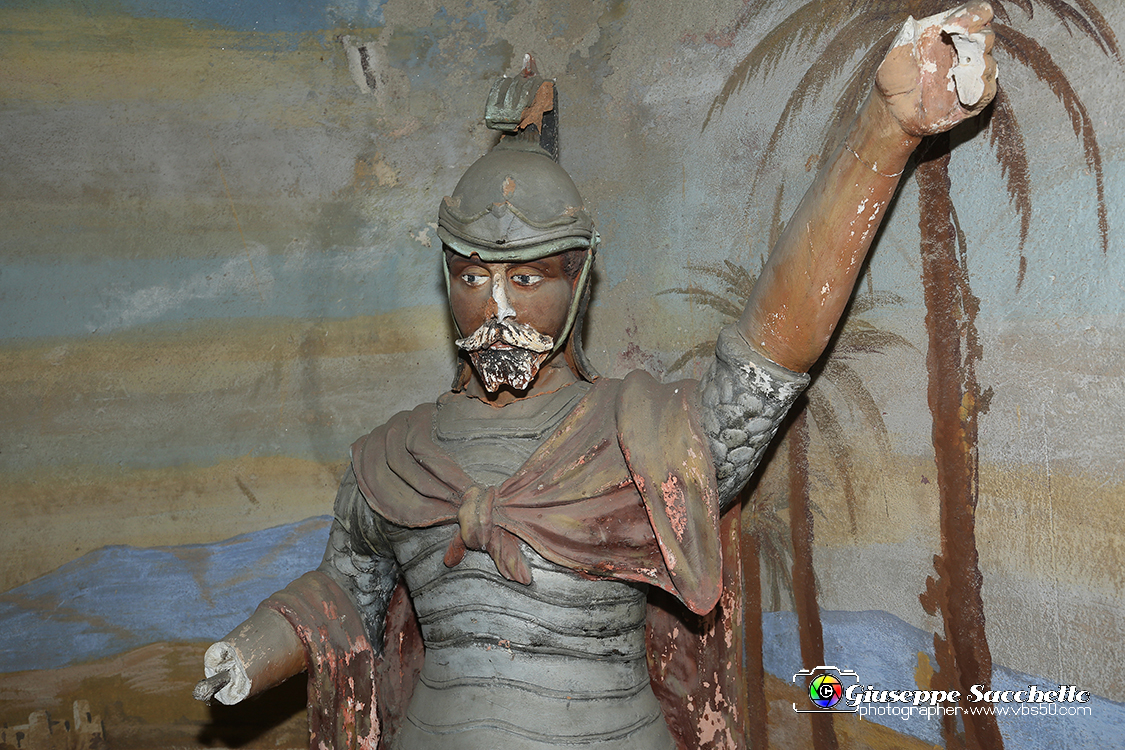 VBS_7195.JPG - Cappella 7  Seconda caduta  Edificio iniziato nel 1715, rimase a lungo incompiuto; fu terminato nel 1773;  gli affreschi della volta risalgono al 1773 e sono del pittore Grosso di Ivrea. 