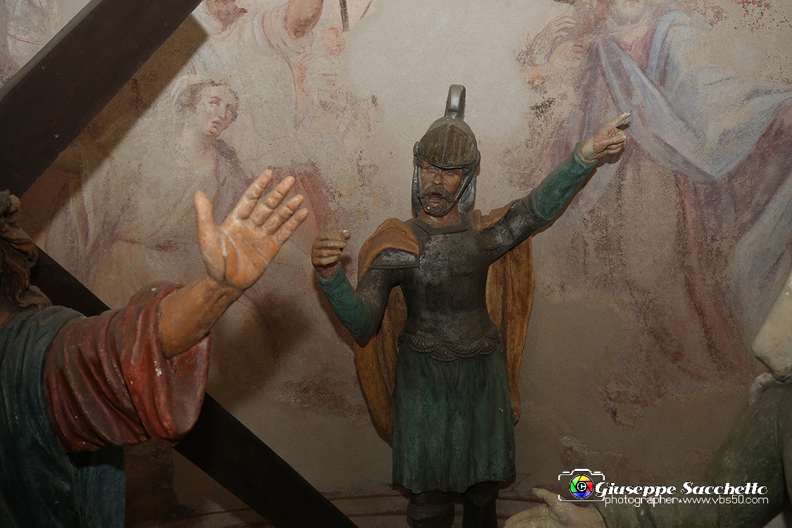 VBS_7228.JPG - Cappella 8  Le Pie Donne  Iniziata dai frati del convento in epoca imprecisata fu terminata nel 1781  Gli affreschi della volta sono del pittore Grosso di Ivrea. 