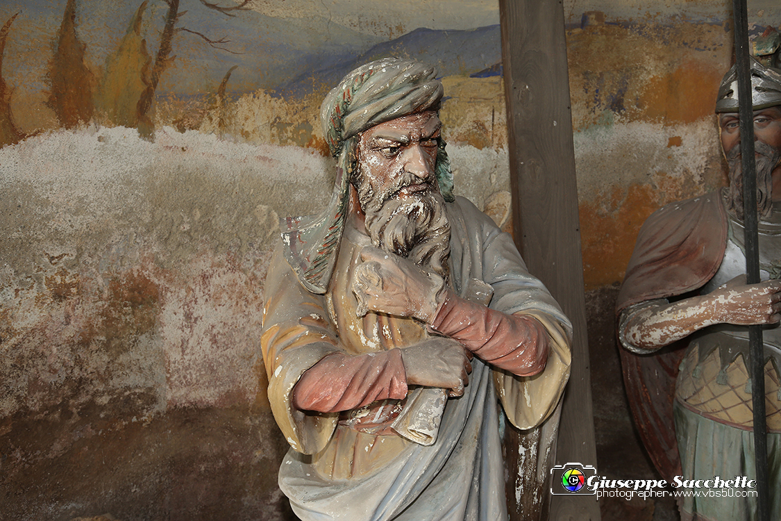 VBS_7298.JPG - Gesù spogliato e abbeverato di fiele Costruita con le elemosine pervenute al Santuario, fu realizzata contemporaneamente alla Cappella 9.