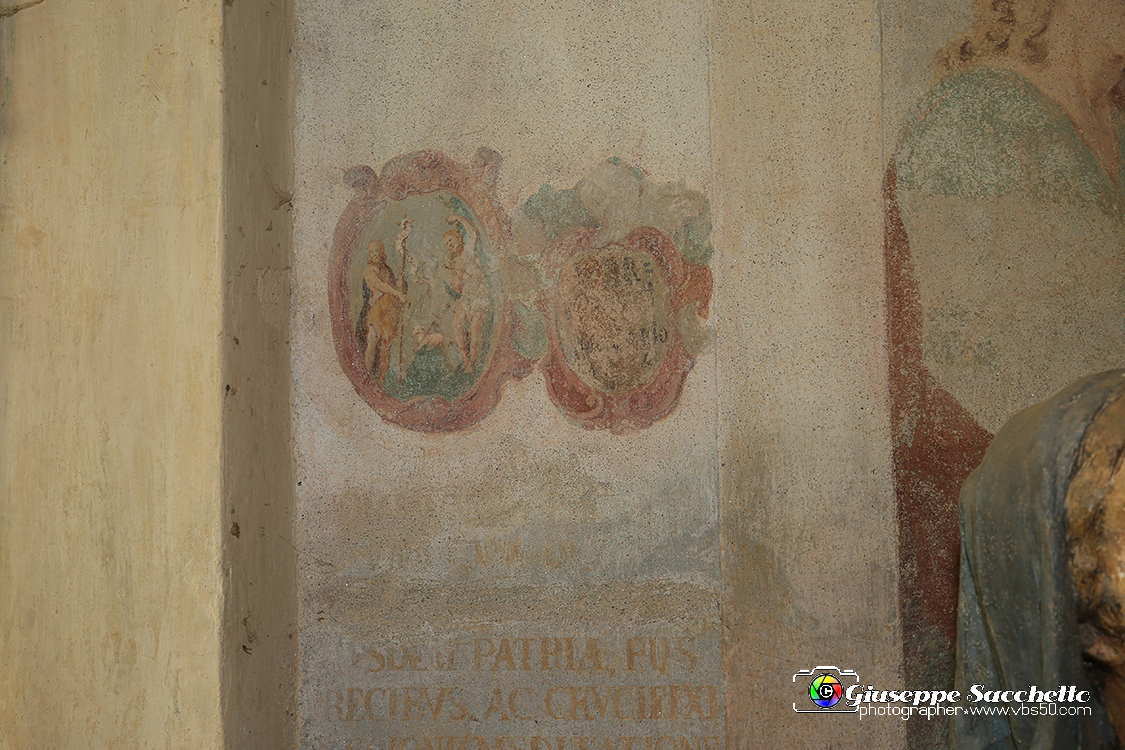 VBS_7344.JPG - Cappella 11  Crocifissione  Fu costruita nel 1719 mentre il restauro fu concluso nel 2002. 