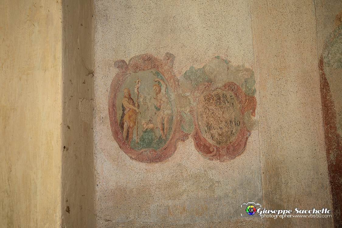 VBS_7346.JPG - Cappella 11  Crocifissione  Fu costruita nel 1719 mentre il restauro fu concluso nel 2002. 