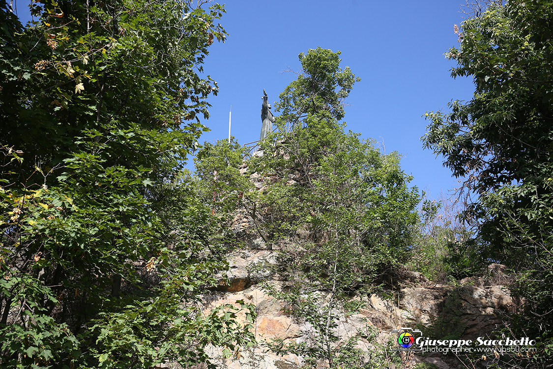 VBS_7353.JPG - Sacro Monte di Belmonte<br<Statua di San Francesco