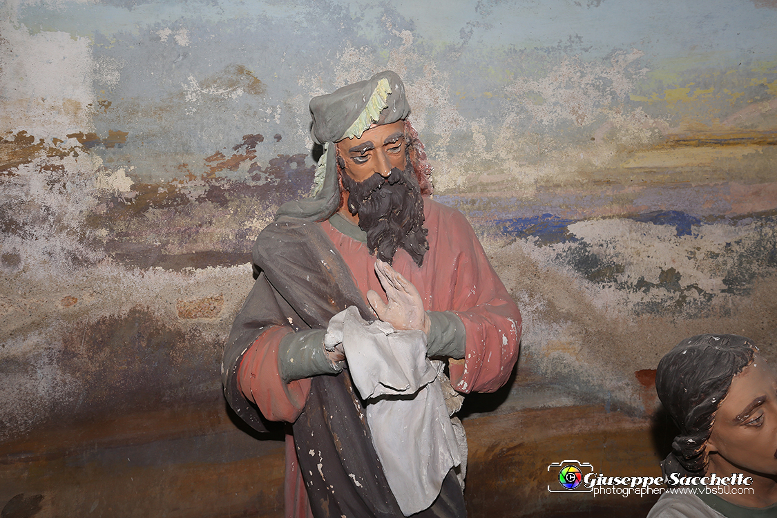 VBS_7409.JPG - Cappella 13  Deposizione  Ultima del percorso devozionale nonché l'ultima ad essere stata realizzata (1825). 