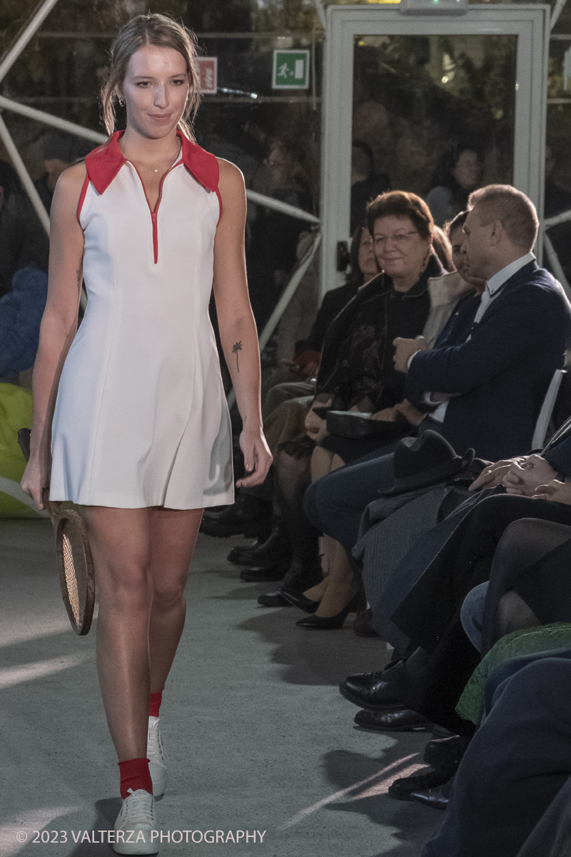 _DSF1030.jpg - 18/11/2023. Torino. Il tennis tra moda, costume ed emancipazione femminile: una storia italianacon deï¬�lÃ© di moda a cura delle sarte e stiliste e degli studenti degli istituti di moda del Torinese. Consegna del Premio â€œIlda Bianciottoâ€� alle â€œCaterinette dellâ€™annoâ€� per la seconda edizione del meeting della Sartoria Torinese della CNA Torino. Nella foto creazione di Carola De Gregori