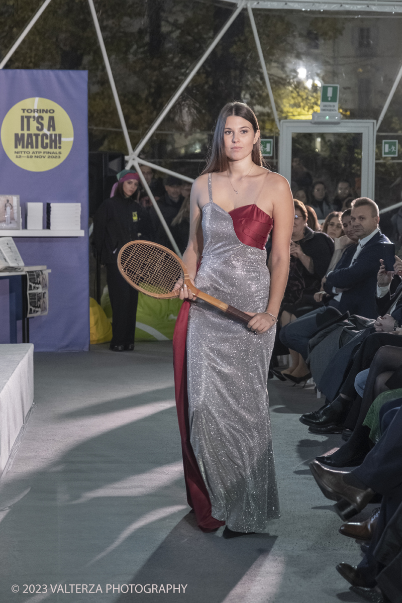 _DSF1085.jpg - 18/11/2023. Torino. Il tennis tra moda, costume ed emancipazione femminile: una storia italianacon deï¬�lÃ© di moda a cura delle sarte e stiliste e degli studenti degli istituti di moda del Torinese. Consegna del Premio â€œIlda Bianciottoâ€� alle â€œCaterinette dellâ€™annoâ€� per la seconda edizione del meeting della Sartoria Torinese della CNA Torino. Nella foto creazione Aurora Marcelluzzo