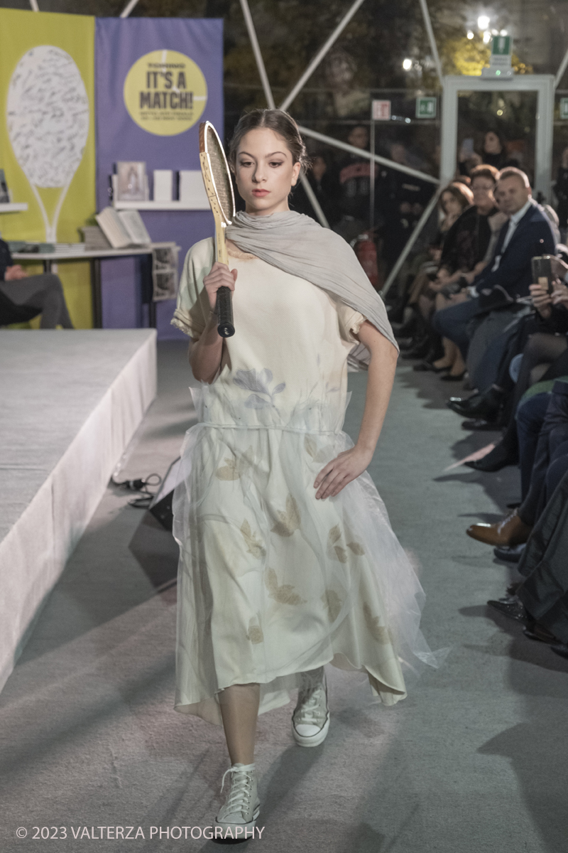 _DSF1115.jpg - 18/11/2023. Torino. Il tennis tra moda, costume ed emancipazione femminile: una storia italianacon deï¬�lÃ© di moda a cura delle sarte e stiliste e degli studenti degli istituti di moda del Torinese. Consegna del Premio â€œIlda Bianciottoâ€� alle â€œCaterinette dellâ€™annoâ€� per la seconda edizione del meeting della Sartoria Torinese della CNA Torino. Nella foto Miss Little C di Zaira Sessa