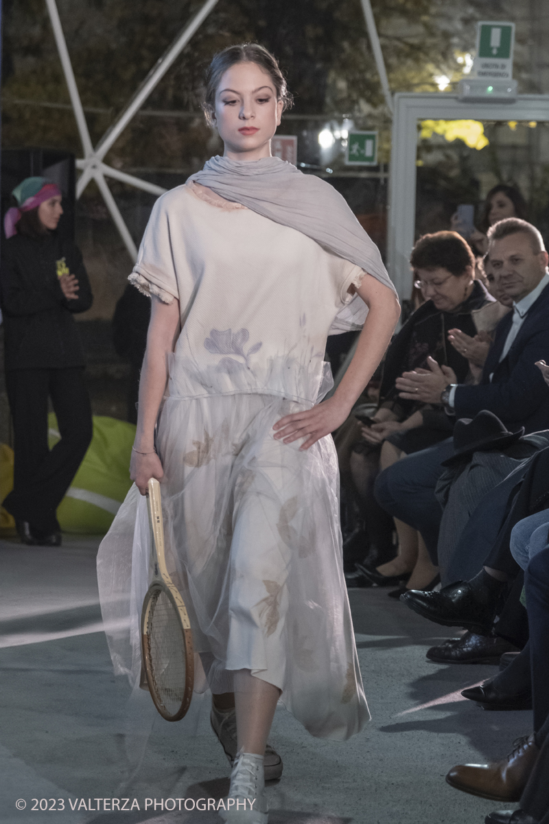 _DSF1122.jpg - 18/11/2023. Torino. Il tennis tra moda, costume ed emancipazione femminile: una storia italianacon deï¬�lÃ© di moda a cura delle sarte e stiliste e degli studenti degli istituti di moda del Torinese. Consegna del Premio â€œIlda Bianciottoâ€� alle â€œCaterinette dellâ€™annoâ€� per la seconda edizione del meeting della Sartoria Torinese della CNA Torino. Nella foto Miss Little C di Zaira Sessa