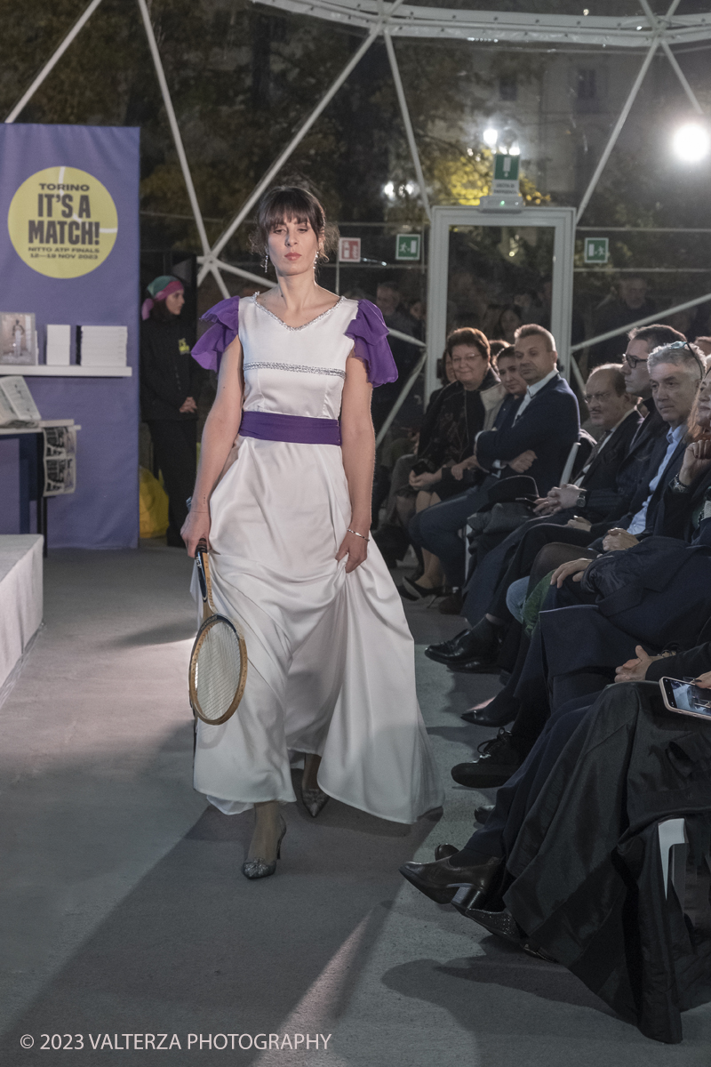 _DSF1170.jpg - 18/11/2023. Torino. Il tennis tra moda, costume ed emancipazione femminile: una storia italianacon deï¬�lÃ© di moda a cura delle sarte e stiliste e degli studenti degli istituti di moda del Torinese. Consegna del Premio â€œIlda Bianciottoâ€� alle â€œCaterinette dellâ€™annoâ€� per la seconda edizione del meeting della Sartoria Torinese della CNA Torino. Nella foto creazione di Rosetta Sacchi