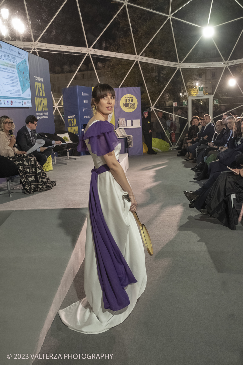 _DSF1175.jpg - 18/11/2023. Torino. Il tennis tra moda, costume ed emancipazione femminile: una storia italianacon deï¬�lÃ© di moda a cura delle sarte e stiliste e degli studenti degli istituti di moda del Torinese. Consegna del Premio â€œIlda Bianciottoâ€� alle â€œCaterinette dellâ€™annoâ€� per la seconda edizione del meeting della Sartoria Torinese della CNA Torino. Nella foto creazione di Rosetta Sacchi