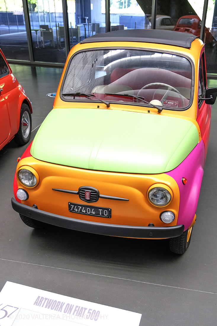 _DSF8129.jpg - 18/06/2020.Torino.  Il MAUTO dedica la prima mostra post lockdown alla mitica Fiat 500. Nella foto colorazione artistica su di una FIAT 500