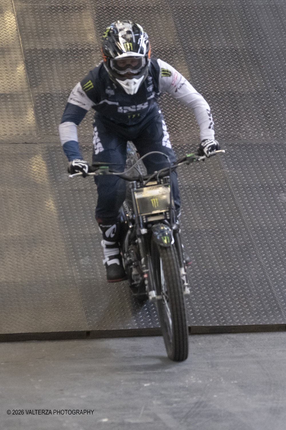 _DSF4281.jpg - 27/03/2026/. Torino.  Ad AMTS , Auto Moto Turin Show, lo spettacolo Ã¨ protagonista per tutto il weekend! 3 arene indoor e 2 piste outdoor dedicate agli show. Spettacoli di freestyle, drifting e stunt con piloti e rider professionisti. Nella foto esibizioni dei motociclisti acrobati del Circus Trial