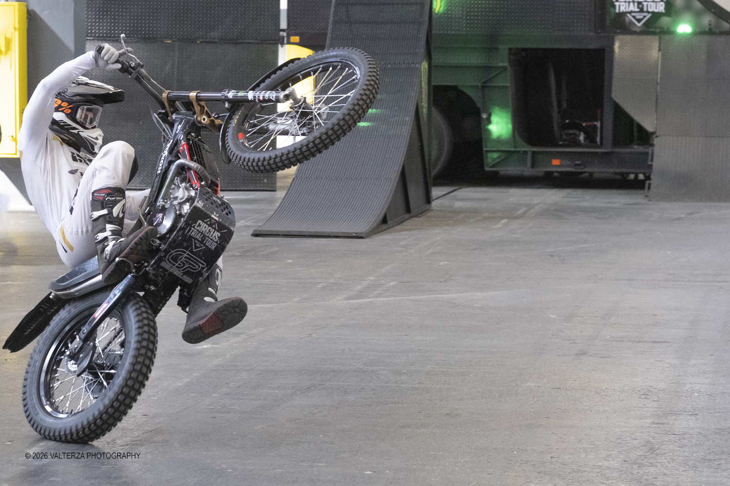 _DSF4437.jpg - 27/03/2026/. Torino.  Ad AMTS , Auto Moto Turin Show, lo spettacolo Ã¨ protagonista per tutto il weekend! 3 arene indoor e 2 piste outdoor dedicate agli show. Spettacoli di freestyle, drifting e stunt con piloti e rider professionisti. Nella foto esibizioni dei motociclisti acrobati del Circus Trial