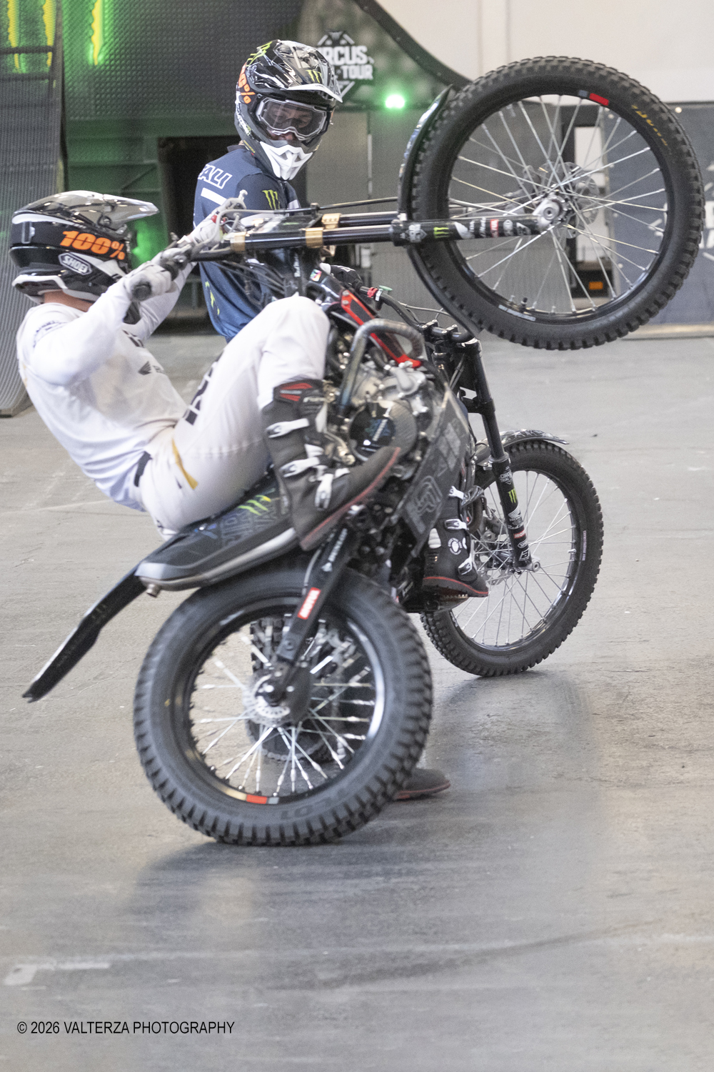 _DSF4842.jpg - 27/03/2026/. Torino.  Ad AMTS , Auto Moto Turin Show, lo spettacolo Ã¨ protagonista per tutto il weekend! 3 arene indoor e 2 piste outdoor dedicate agli show. Spettacoli di freestyle, drifting e stunt con piloti e rider professionisti. Nella foto esibizioni dei motociclisti acrobati del Circus Trial