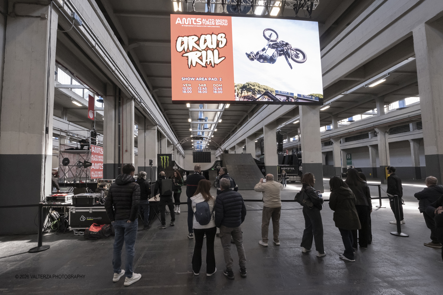 _DSF7081.jpg - 27/03/2026/. Torino.  Ad AMTS , Auto Moto Turin Show, lo spettacolo Ã¨ protagonista per tutto il weekend! 3 arene indoor e 2 piste outdoor dedicate agli show. Spettacoli di freestyle, drifting e stunt con piloti e rider professionisti. Nella foto esibizioni dei motociclisti acrobati del Circus Trial