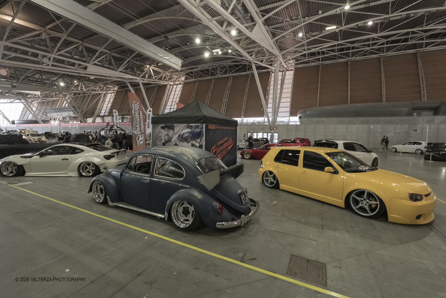 _DSF7131.jpg - 27/03/2026/. Torino.  Ad AMTS , Auto Moto Turin Show, lo spettacolo Ã¨ protagonista per tutto il weekend! 3 arene indoor e 2 piste outdoor dedicate agli show. Spettacoli di freestyle, drifting e stunt con piloti e rider professionisti. Nella foto parte dell'allestimento dell'OVAL dedicato alla elaborazione nel settore Auto e Moto  (Tuning)