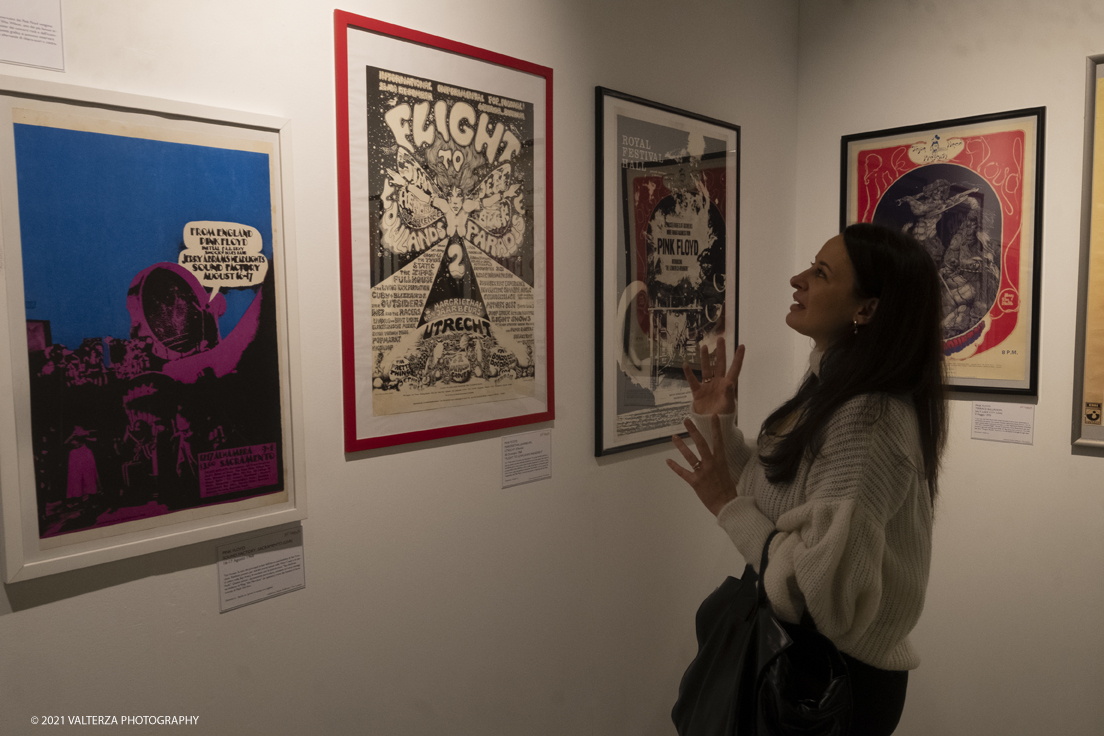 _DSF7224.jpg - 03/11/2021. Torino. Nella storica Palazzina della Promotrice delle Belle Arti, 40 espositori, provenienti da tutta Italia e dall'estero, espongono le loro opere, il comitato scientifico della Fima certifica qualitÃ  e congruitÃ  di tutte le opere esposte. Nella foto mostra collaterale  dedicata ai Pink Floyd, con 30 manifesti che risalgono alla fine degli anni 60