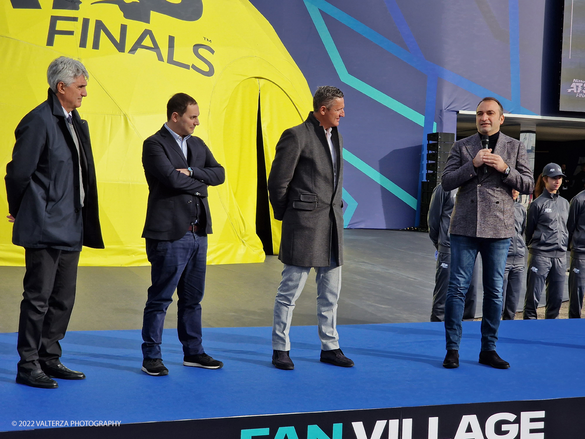 20221112_110818.jpg - 12/1/2022. Torino.  Le 8 coppie dei campioni del doppio hanno inaugurato questa mattina il Fan Village delle Nitto Atp Finals di Torino presenti le istituzioni dello sport , Il presidente dell'ATP Andrea Gaudenzi,  Isidoro Alvisi vicepresidente Fit l'Assessore allo sport regione Piemonte  Ricca Fabrizio ed il sindaco della cittÃ  Lo Russo.