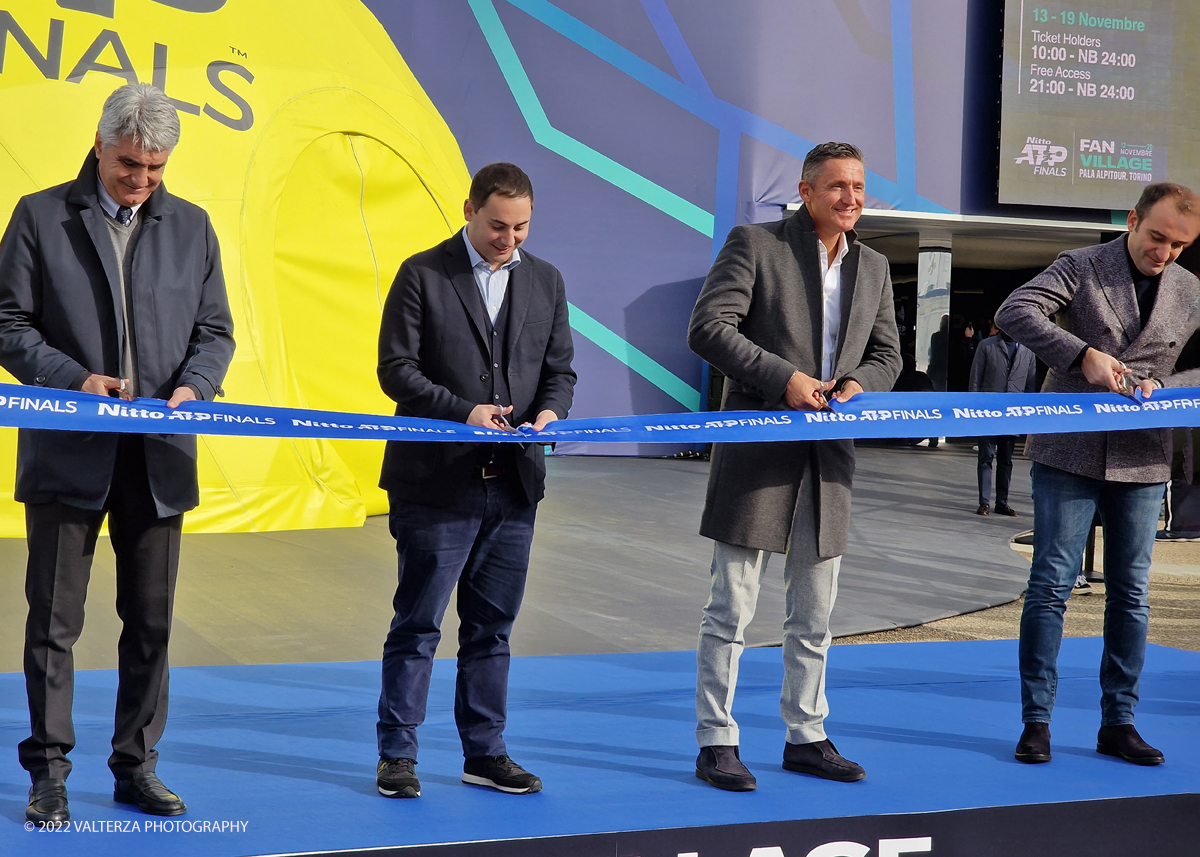 20221112_111538.jpg - 12/1/2022. Torino.  Le 8 coppie dei campioni del doppio hanno inaugurato questa mattina il Fan Village delle Nitto Atp Finals di Torino presenti le istituzioni dello sport , Il presidente dell'ATP Andrea Gaudenzi,  Isidoro Alvisi vicepresidente Fit l'Assessore allo sport regione Piemonte  Ricca Fabrizio ed il sindaco della cittÃ  Lo Russo.
