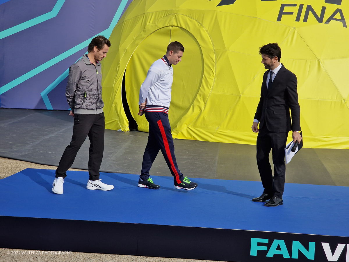 20221112_111903.jpg - 12/1/2022. Torino.  Le 8 coppie dei campioni del doppio hanno inaugurato questa mattina il Fan Village delle Nitto Atp Finals di Torino presenti le istituzioni dello sport , Il presidente dell'ATP Andrea Gaudenzi,  Isidoro Alvisi vicepresidente Fit l'Assessore allo sport regione Piemonte  Ricca Fabrizio ed il sindaco della cittÃ  Lo Russo. I giocatori del doppio vengono chiamati a coppie sul palco per l'intervista ed il saluto al pubblico presente
