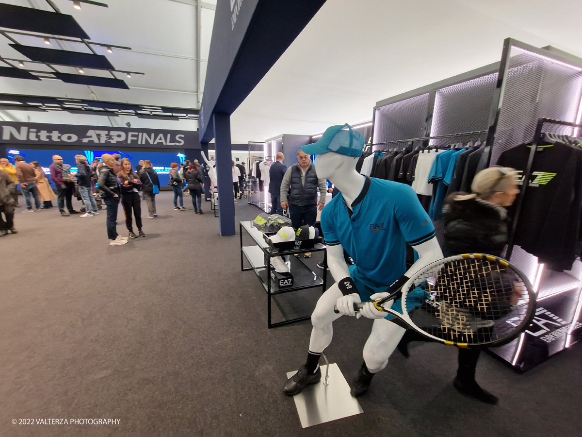 20221112_114040.jpg - 12/1/2022. Torino.  Le 8 coppie dei campioni del doppio hanno inaugurato questa mattina il Fan Village delle Nitto Atp Finals di Torino presenti le istituzioni dello sport , Il presidente dell'ATP Andrea Gaudenzi,  Isidoro Alvisi vicepresidente Fit l'Assessore allo sport regione Piemonte  Ricca Fabrizio ed il sindaco della cittÃ  Lo Russo. Gli interni del Fan Village