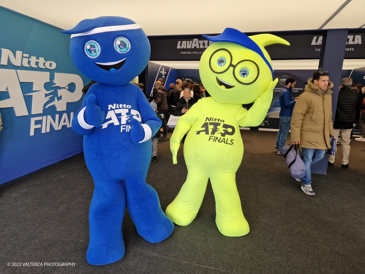 20221112_114708.jpg - 12/1/2022. Torino.  Le 8 coppie dei campioni del doppio hanno inaugurato questa mattina il Fan Village delle Nitto Atp Finals di Torino presenti le istituzioni dello sport , Il presidente dell'ATP Andrea Gaudenzi,  Isidoro Alvisi vicepresidente Fit l'Assessore allo sport regione Piemonte  Ricca Fabrizio ed il sindaco della cittÃ  Lo Russo.  Lob e Drop, le due mascotte ufficiali delle Atp Finals