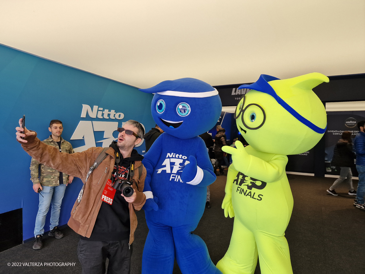 20221112_114719.jpg - 12/1/2022. Torino.  Le 8 coppie dei campioni del doppio hanno inaugurato questa mattina il Fan Village delle Nitto Atp Finals di Torino presenti le istituzioni dello sport , Il presidente dell'ATP Andrea Gaudenzi,  Isidoro Alvisi vicepresidente Fit l'Assessore allo sport regione Piemonte  Ricca Fabrizio ed il sindaco della cittÃ  Lo Russo.  Lob e Drop, le due mascotte ufficiali delle Atp Finals