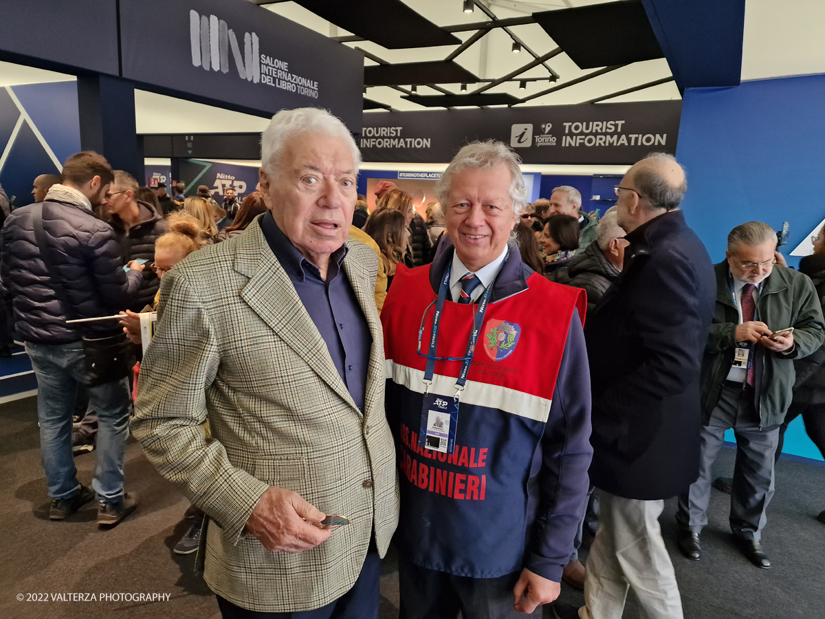 20221112_114755.jpg - 12/1/2022. Torino.  Le 8 coppie dei campioni del doppio hanno inaugurato questa mattina il Fan Village delle Nitto Atp Finals di Torino presenti le istituzioni dello sport , Il presidente dell'ATP Andrea Gaudenzi,  Isidoro Alvisi vicepresidente Fit l'Assessore allo sport regione Piemonte  Ricca Fabrizio ed il sindaco della cittÃ  Lo Russo. Ospite Nicola Pietrangeli considerato uno dei migliori tennisti italiani di sempre