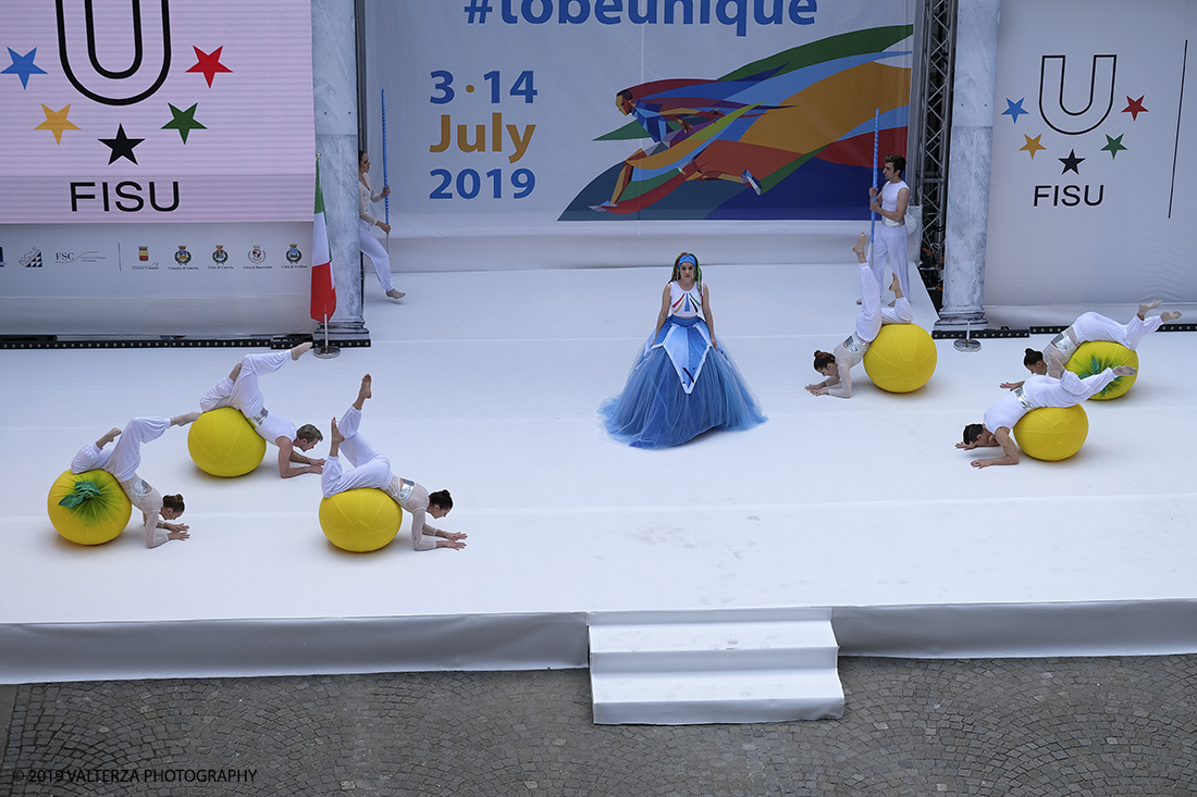 DSCF7225.jpg - 4/06/2019.Torino, Cerimonia di accensione della fiaccola del sapere della 30esima Universiade Estiva Napoli 2019. Nella foto  coreografia della cerimonia di presentazione del progetto