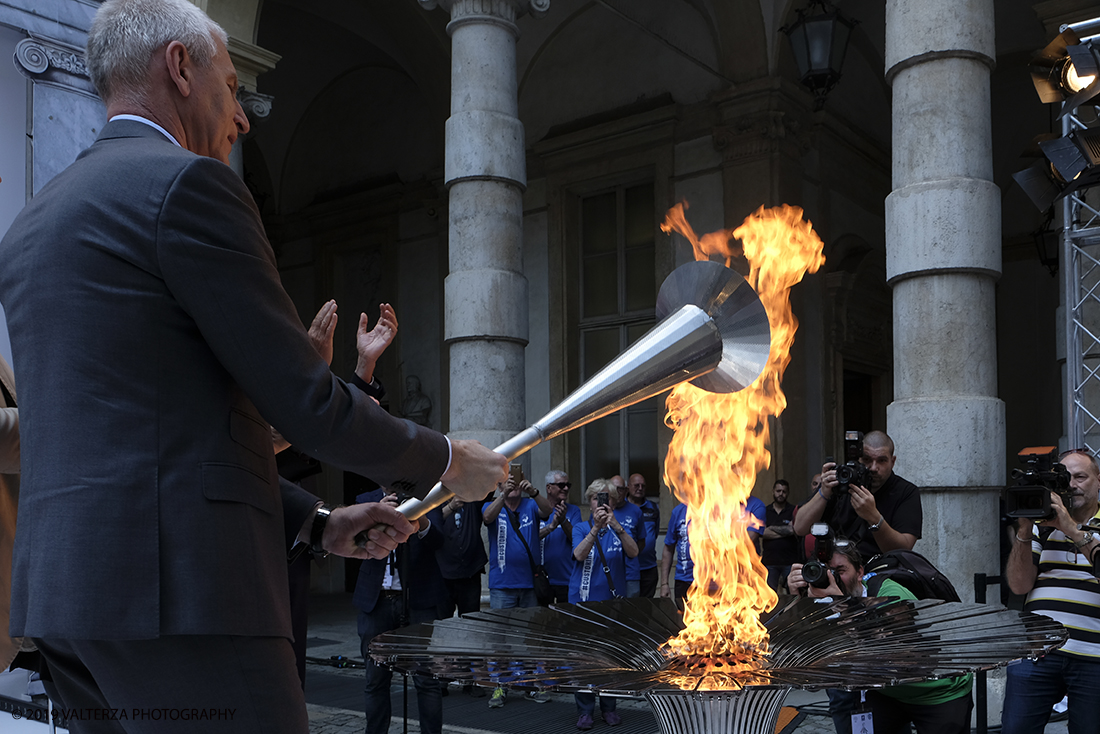 _DSF6273.jpg - 4/06/2019.Torino, Cerimonia di accensione della fiaccola del sapere della 30esima Universiade Estiva Napoli 2019. Nella foto il Presidente della FISU Oleg Matytsin accende il braciere della fiamma delle Universiadi