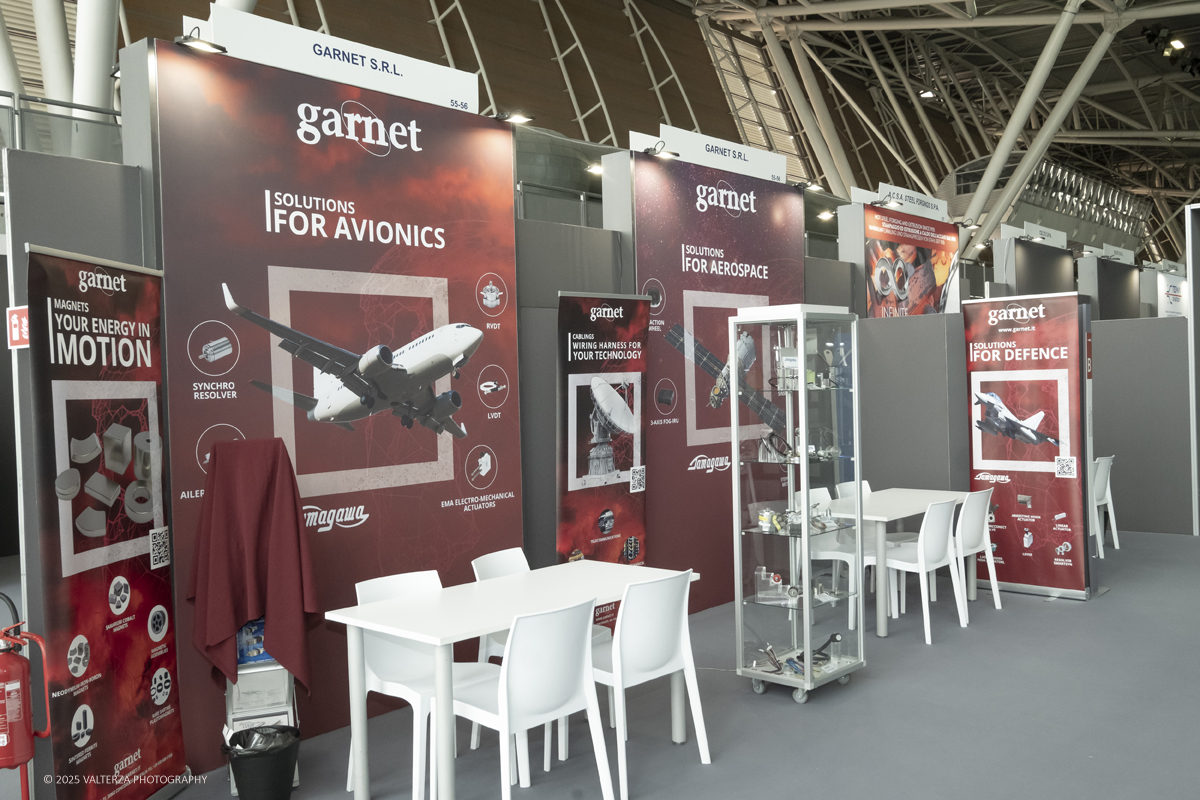 _DSF0008.jpg - 02/11/2025. Torino. Decima edizione di Aerospace & Defense Meetings Torino, la piÃ¹ importante business convention internazionale per lâ€™industria aerospaziale in Italia. Nella foto parte dell'allestimento della fiera all'Oval del Lingotto