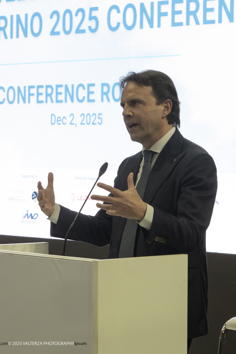 _DSF0216.jpg - 02/11/2025. Torino. Decima edizione di Aerospace & Defense Meetings Torino, la piÃ¹ importante business convention internazionale per lâ€™industria aerospaziale in Italia. Nella foto un momento della conferenza stampa di apertura dell'evento l'intervento di Andrea Tronzano Assessore Bilancio, Sviluppo attivitÃ  produttive, Internazionalizzazione Regione Piemonte