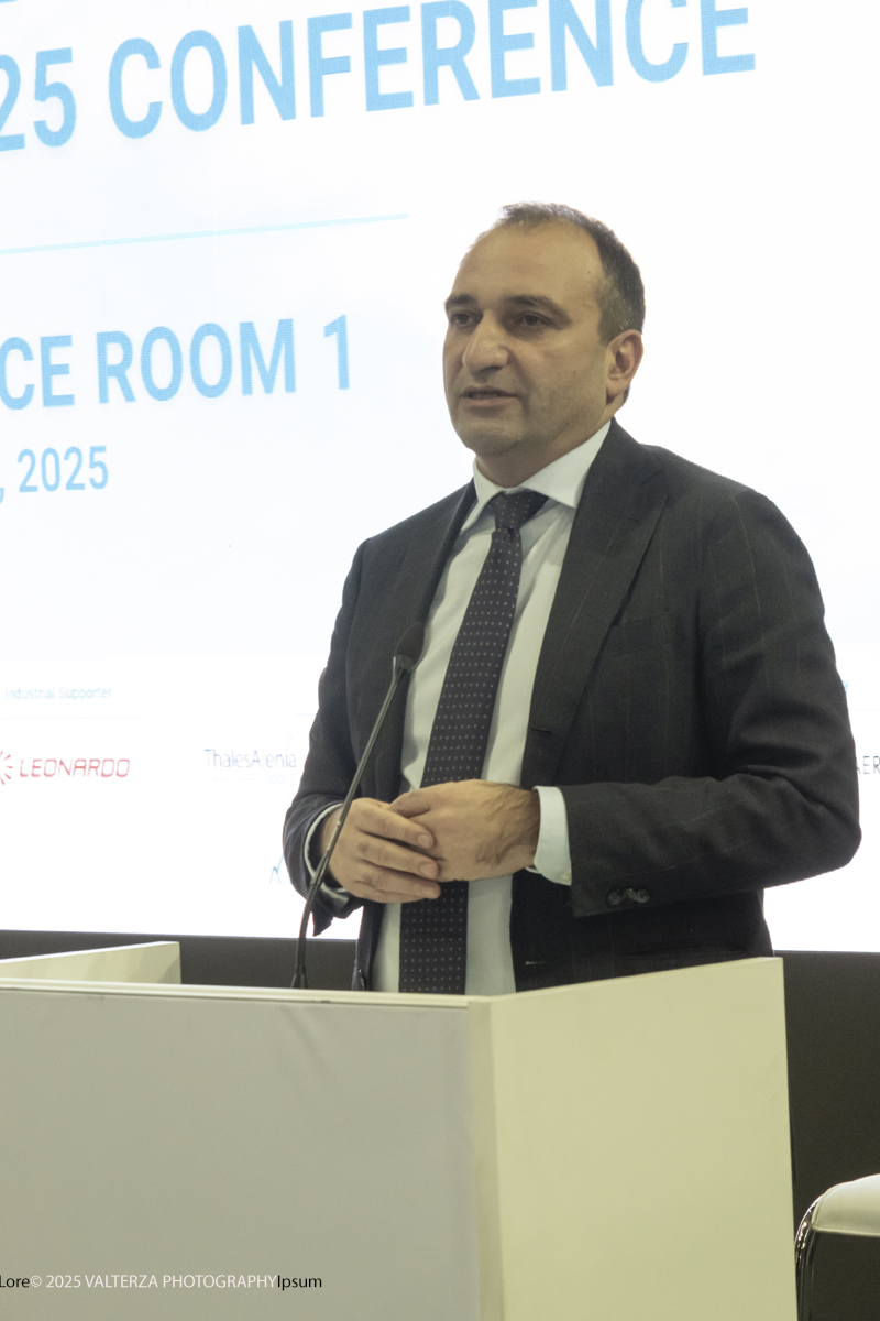 _DSF0244.jpg - 02/11/2025. Torino. Decima edizione di Aerospace & Defense Meetings Torino, la piÃ¹ importante business convention internazionale per lâ€™industria aerospaziale in Italia. Nella foto un momento della conferenza stampa di apertura dell'evento l'intervento di Stefano LoRusso Sindaco della cittÃ  di Torino