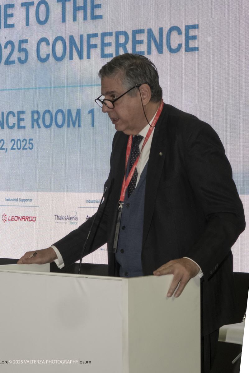 _DSF0281.jpg - 02/11/2025. Torino. Decima edizione di Aerospace & Defense Meetings Torino, la piÃ¹ importante business convention internazionale per lâ€™industria aerospaziale in Italia. Nella foto un momento della conferenza stampa di apertura dell'evento l'intervento del Presidente di Leonardo Stefano Pontecorvo