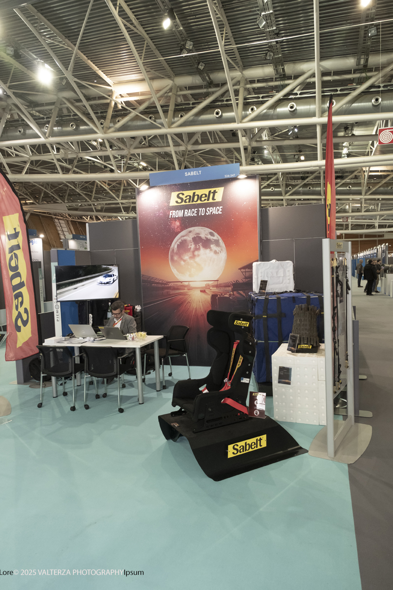 _DSF0334.jpg - 02/11/2025. Torino. Decima edizione di Aerospace & Defense Meetings Torino, la piÃ¹ importante business convention internazionale per lâ€™industria aerospaziale in Italia. Nella foto  parte dell'allestimento della fiera all'Oval del Lingotto