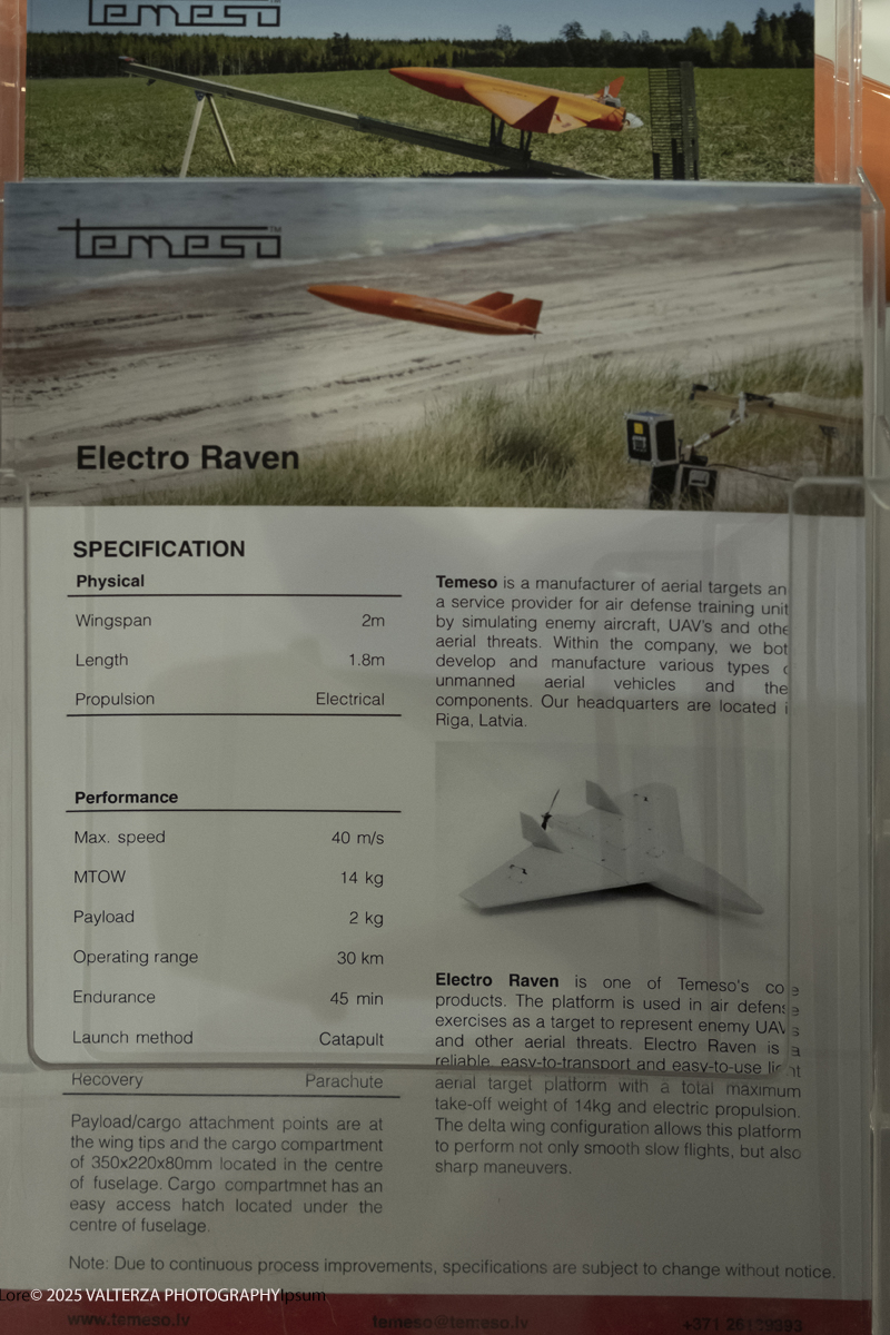 _DSF0410.jpg - 02/11/2025. Torino. Decima edizione di Aerospace & Defense Meetings Torino, la piÃ¹ importante business convention internazionale per lâ€™industria aerospaziale in Italia. Nella foto  parte dell'allestimento della fiera all'Oval del Lingotto