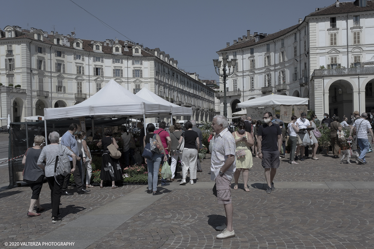 _DSF0085.jpg - 28/06/2020. Torino. Si rinnova l'appuntamento con i vivaisti e con i produttori Agricoli in Piazza Vittorio. AgriFlor Ã¨ realizzato in collaborazione con Rinascente, partner dellâ€™iniziativa. Lo Store in via Lagrange ha ospitato â€œiniziative e talkâ€� allâ€™interno dellâ€™Exhibition Area al piano -1, giÃ  allestita a tema Design&Green con unâ€™incredibile varietÃ  di fiori e piante. Nella foto lo spazio dedicato alla manifestazione in piazza Vittorio Veneto.