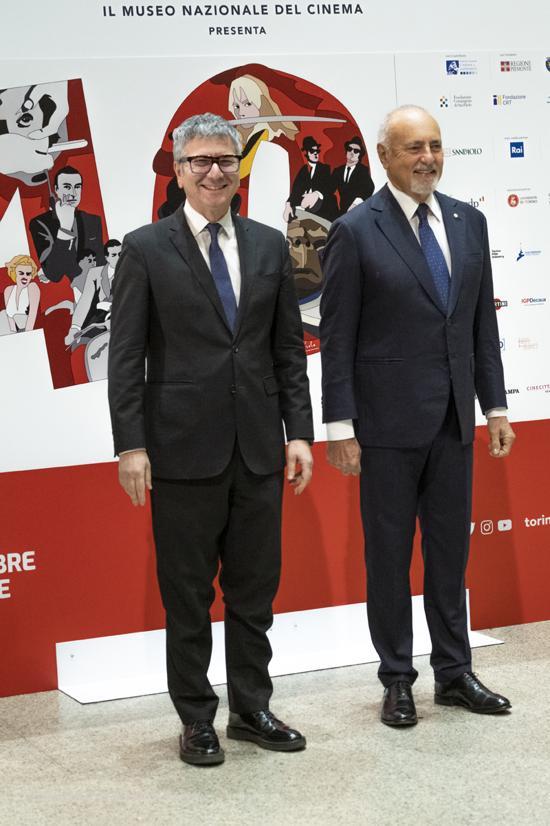 _DSF8741.jpg - 25/11/2022. Torino. Teatro Regio, Photocall per l'inaugurazione del 40mo TFF. Nella foto Enzo Ghigo Presidente del Museo Nazionlale del Cinema e Domenico De Gaetano Direttore del Museo