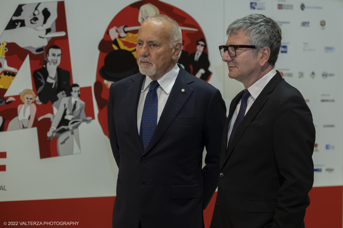 _DSF8789.jpg - 25/11/2022. Torino. Teatro Regio, Photocall per l'inaugurazione del 40mo TFF. Nella foto Enzo Ghigo Presidente del Museo Nazionlale del Cinema e Domenico De Gaetano Direttore del Museo