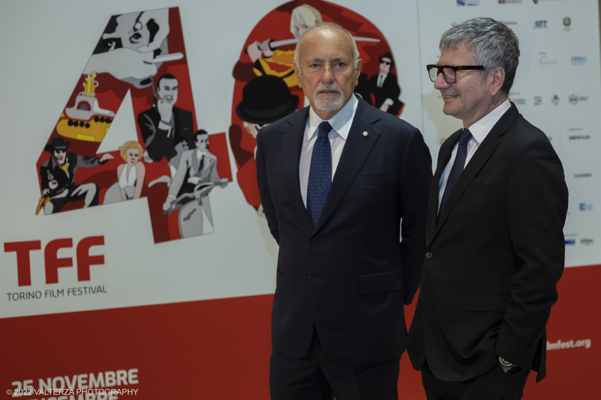 _DSF8796.jpg - 25/11/2022. Torino. Teatro Regio, Photocall per l'inaugurazione del 40mo TFF. Nella foto Enzo Ghigo Presidente del Museo Nazionlale del Cinema e Domenico De Gaetano Direttore del Museo