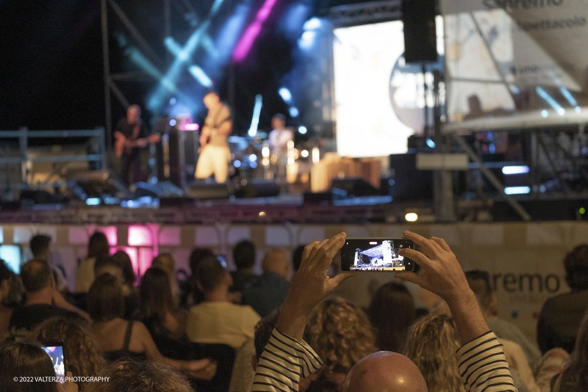 _DSF4286.jpg - 20/08/2022. Sanremo. Il nuovissimo tour di Alex Briti prende il nome dall'ultimo lavoro discografico del cantautore romano che Ã¨ anche  il mio primo album strumentale. Nella foto il pubblico del concerto