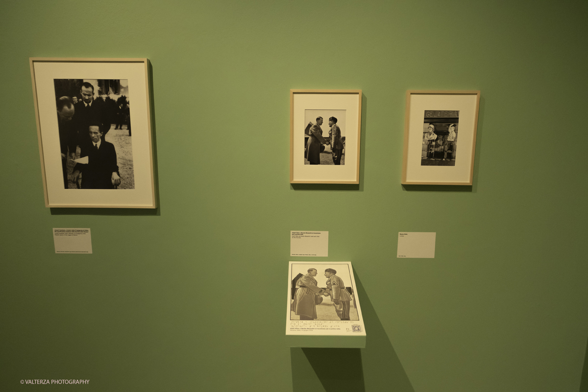 _DSF8391.jpg - 12-06-2025. Turin . Camera . Alfred Eisenstaedt installation. The picture , a part of the installation
